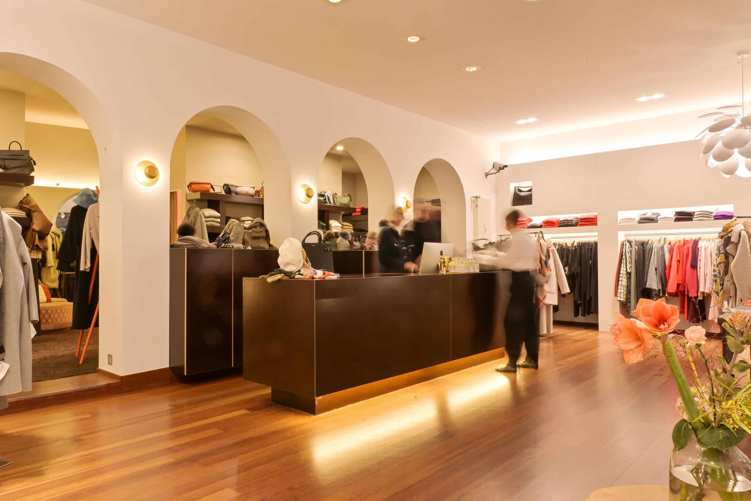 Neue Orange-Boutiquen als Vorbild für nachhaltige Technologie