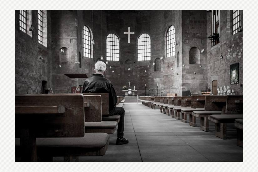 Die Kirche: Eine NGO oder eine geheime Macht?