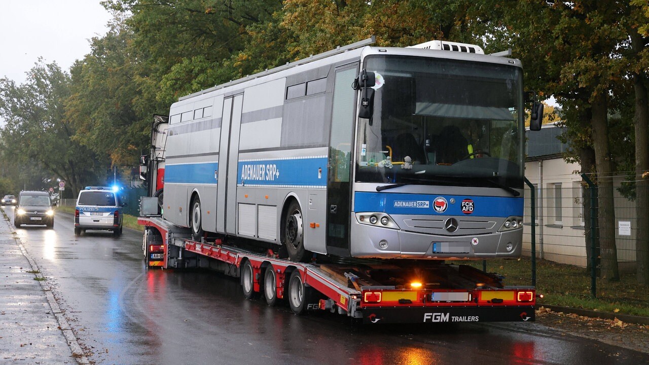 Adenauer-Bus in Gießen: Arbeitet die Polizei mit den Linksextremen zusammen?