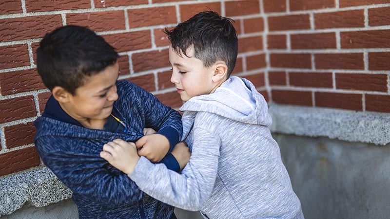 Schulhof-Kriege: Religiöse Konflikte unter Kindern