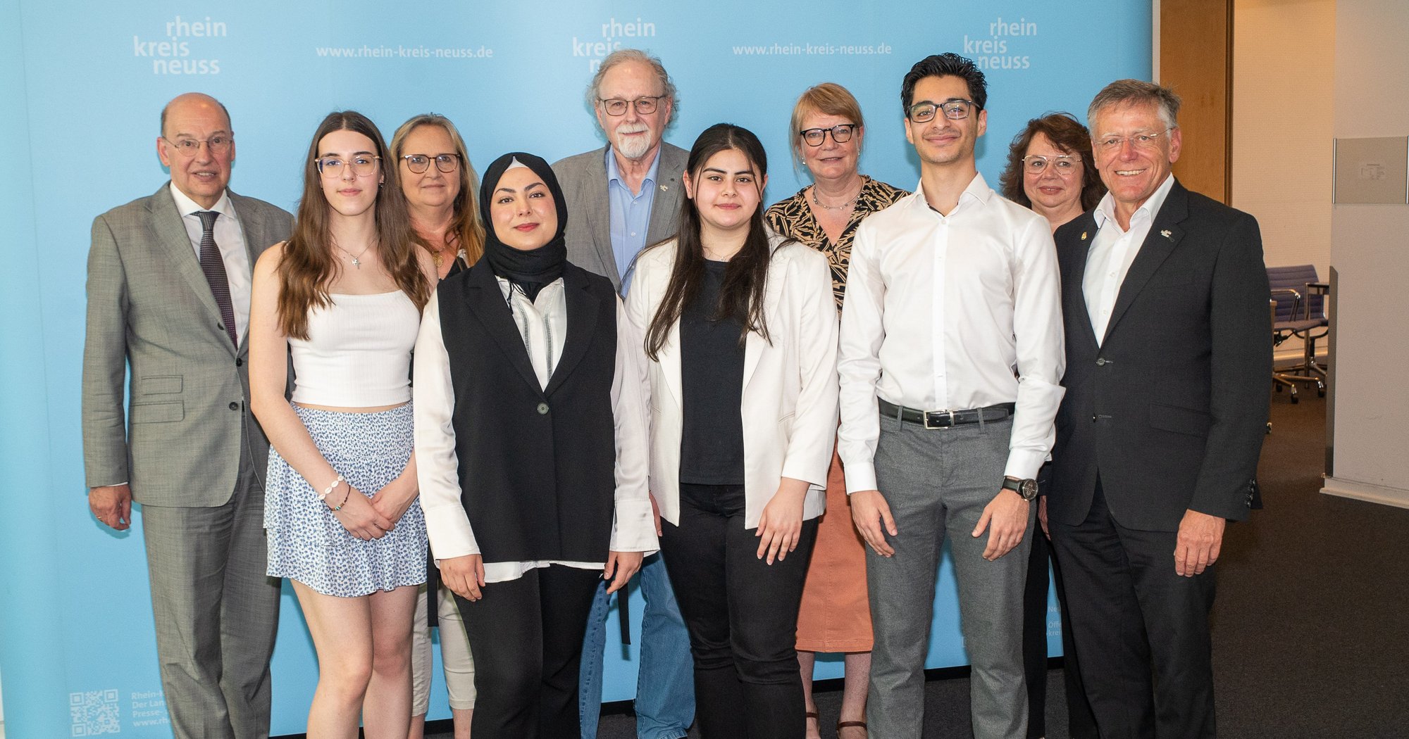 Titel: Gießen: DGB-Krawalltruppe attackiert Journalistinnen von Tichys Einblick!