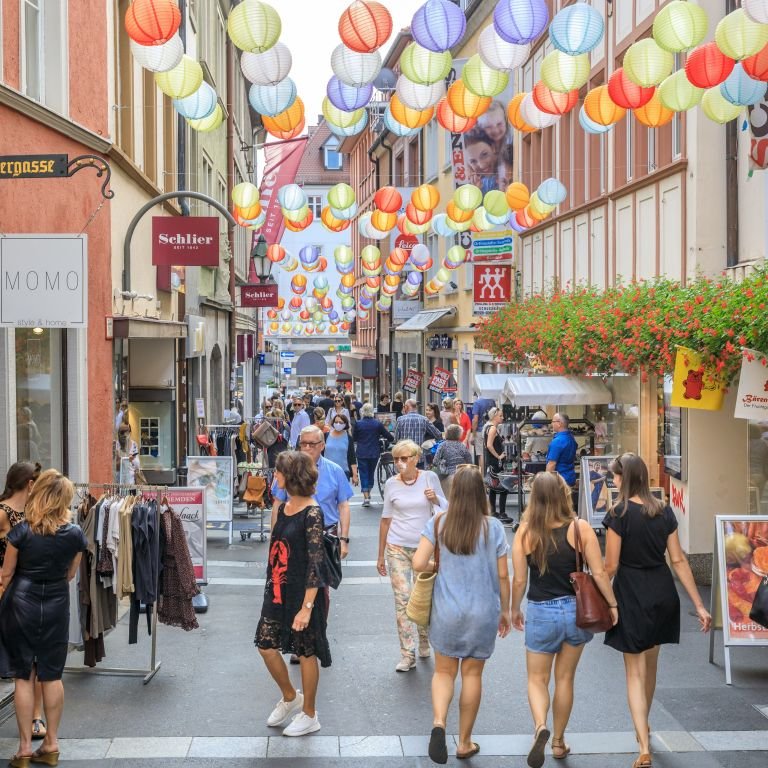 TikTok-Star-Jackybarca auslöst Panik in Würzburg: Einkaufsstraßen werden zum Streitgebiet
