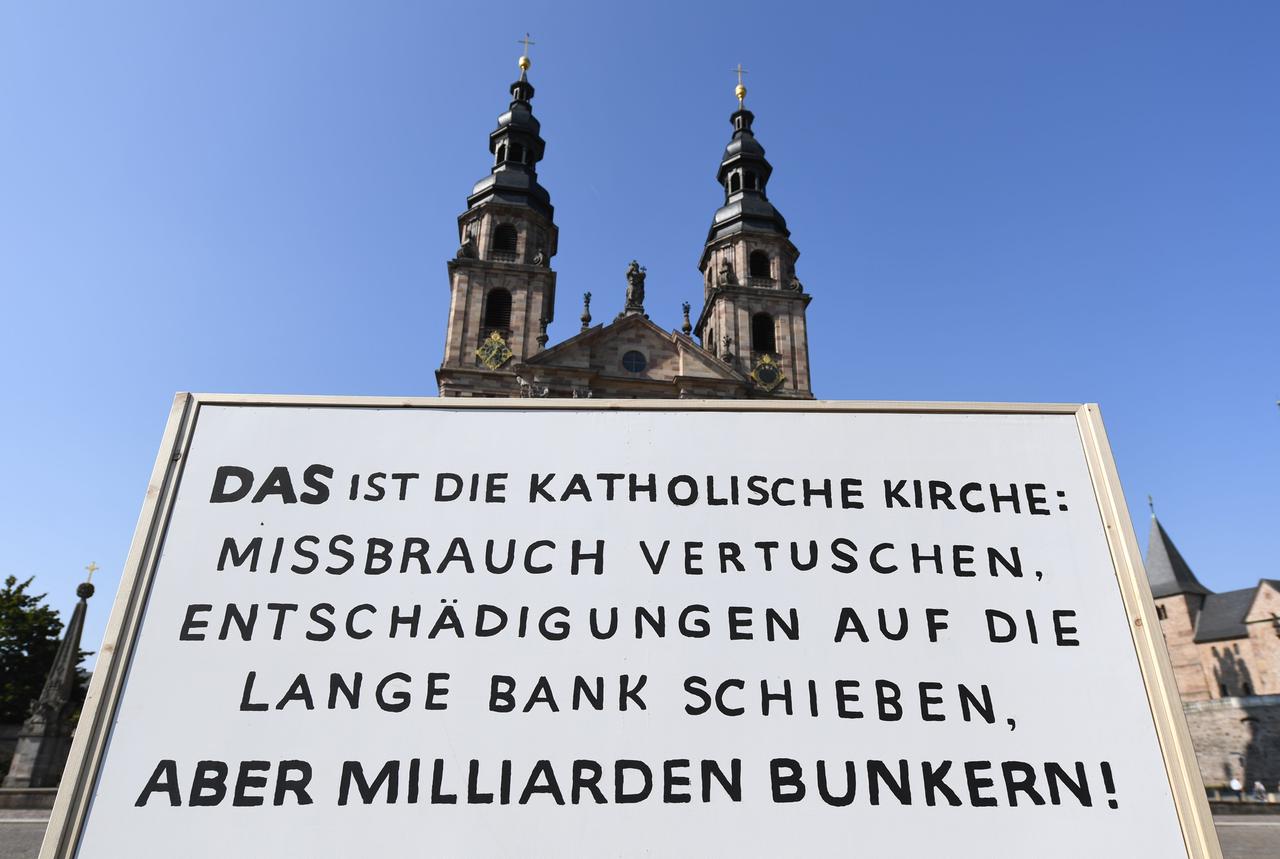13 Milliarden Euro – Die katholische Kirche in Deutschland trifft auf eine theologische Krise